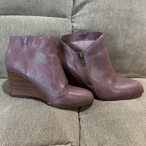 Journee Collection Glam Purple Faux Croc Wedge Booties - Picture 5 of 6